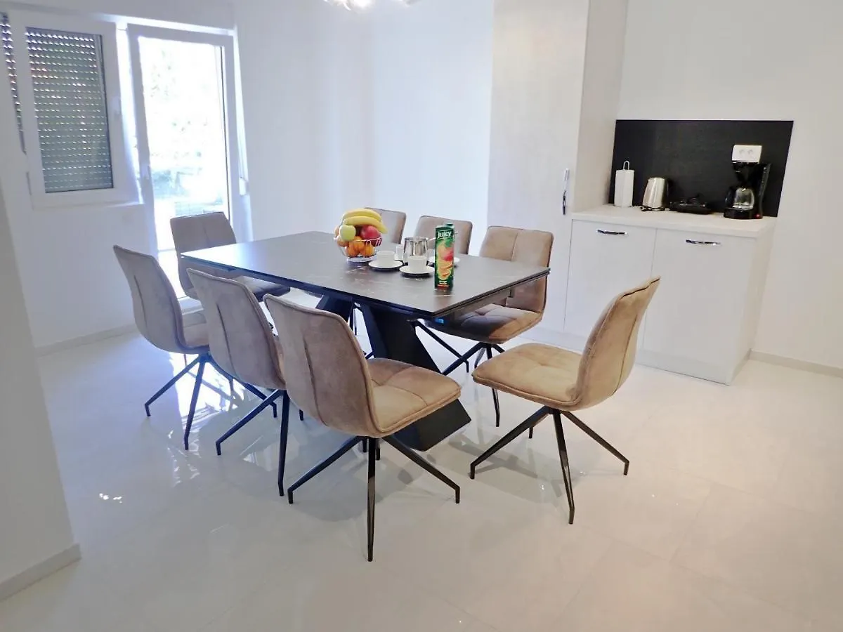 Apartment La Vista Seline 0*,