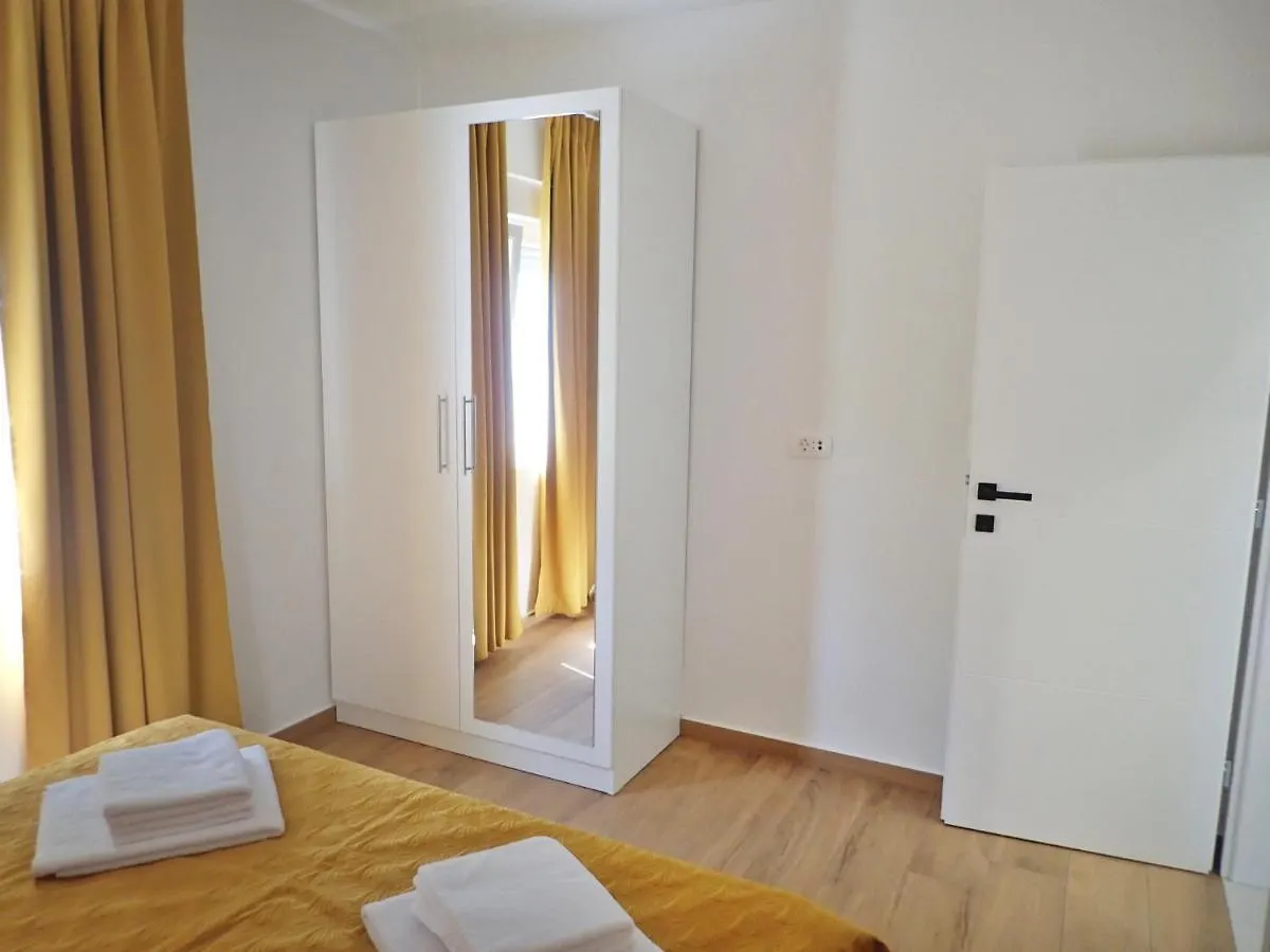 Apartment La Vista Seline 0*,  Croatia